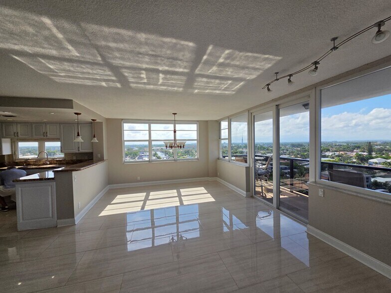 Diningroom from Livingroom - 5100 DuPont Blvd