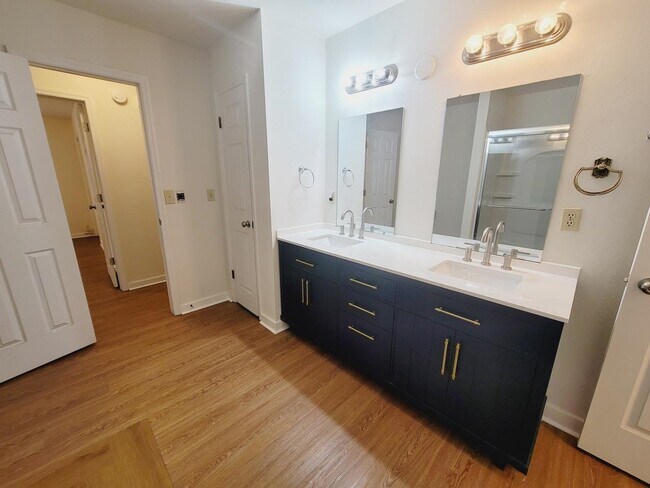 Building Photo - 1555 San Luis Rd