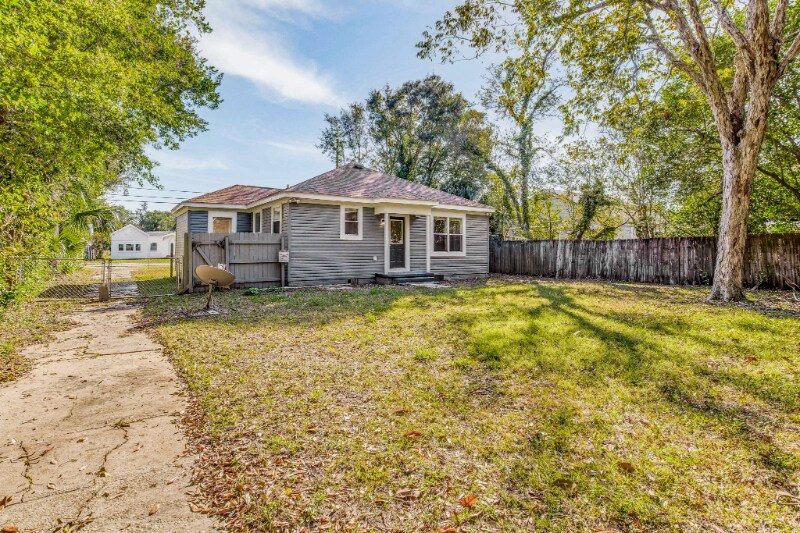 Building Photo - 1206 Dexter Ave