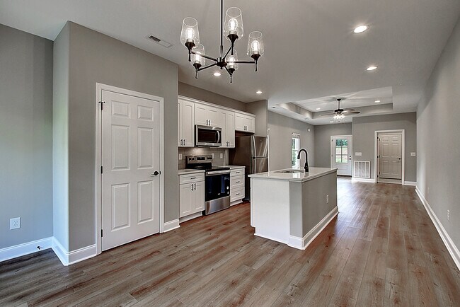 Building Photo - 2075 Haystack Cir