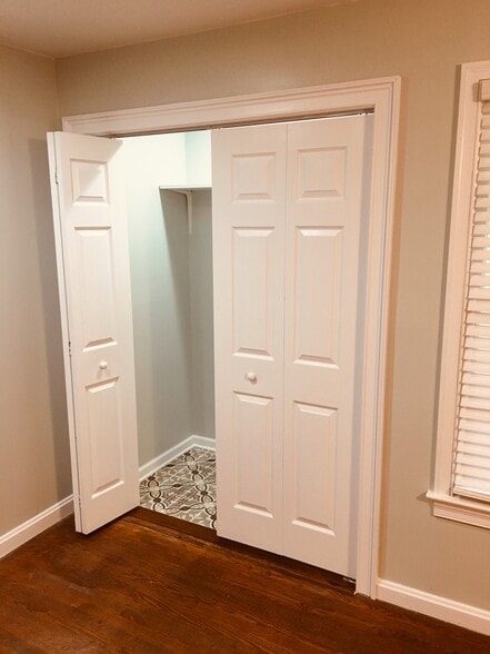 Laundry room - 5087 Pittman St