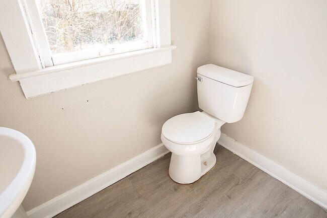 Building Photo - 2141 Philadelphia Dr