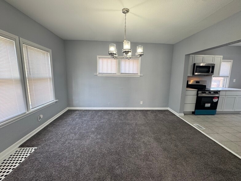 Building Photo - 1215 18th Ave