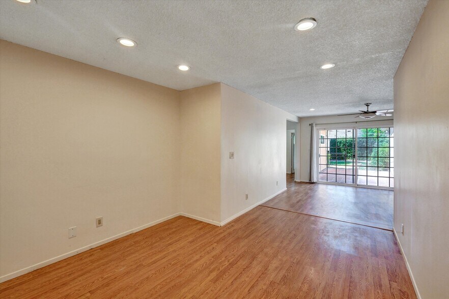 Building Photo - 2511 Castle Heights Ave