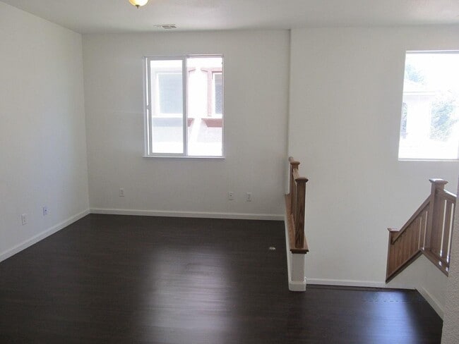 Building Photo - 233 American Farms Ave