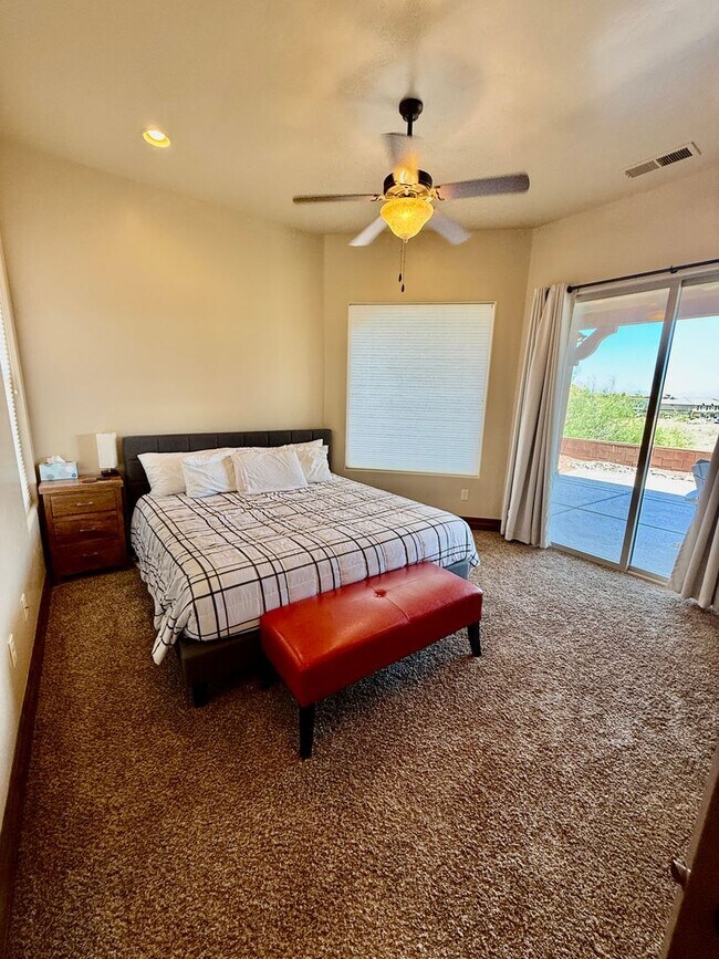 Building Photo - Beautiful Five-Bedroom Home in Tonaquint V...