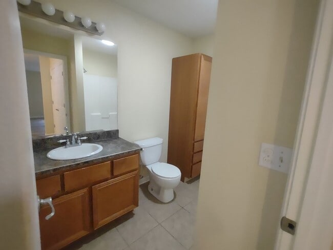 Building Photo - Clean 2 Bedroom 1 Bath duplex ~ Benton, KY