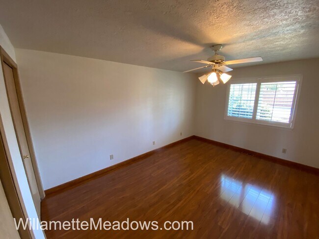 Building Photo - Beautiful 3 Bedrooms, 2 Bathrooms, In Aumsville