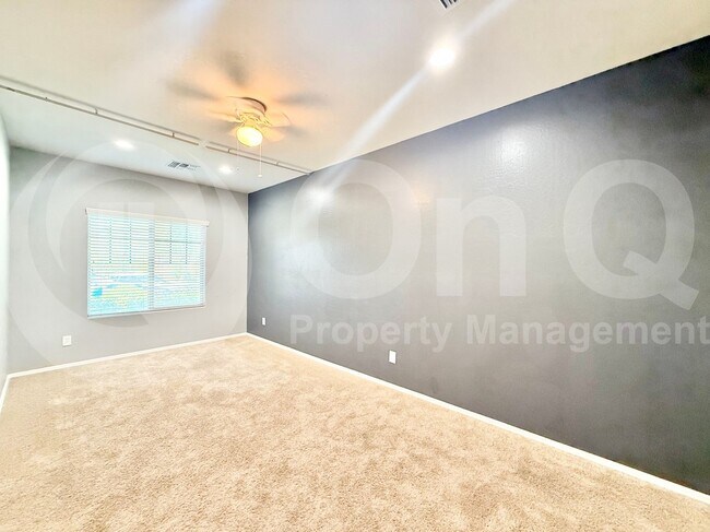 Building Photo - 3159 E Chisum Ln