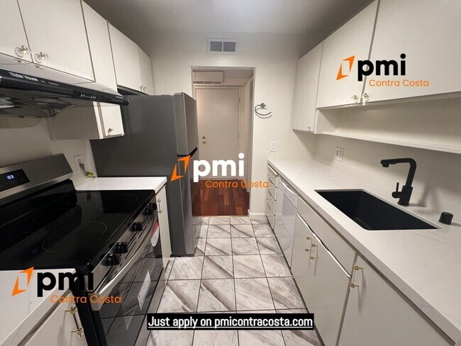 Building Photo - 470 N Civic Dr
