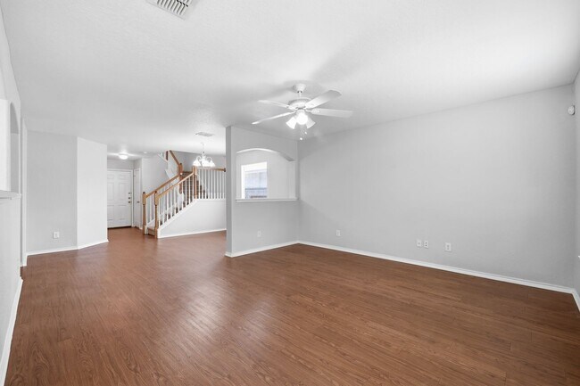 Building Photo - Spacious Two-Story Home in Prime Laurel Canyon Location