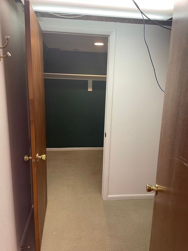 Building Photo - 15 Alderson Ave