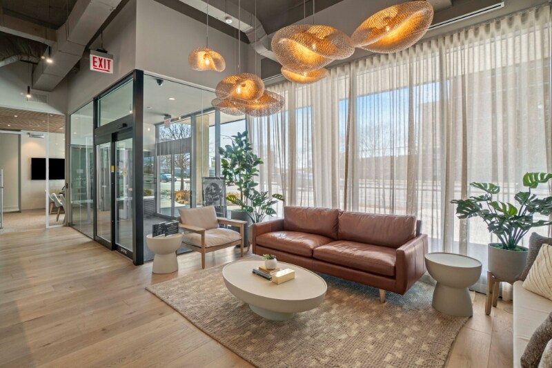 Building Photo - 510 S Damen Ave