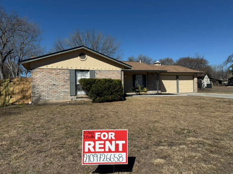 Building Photo - 5419 Lk Grv Dr