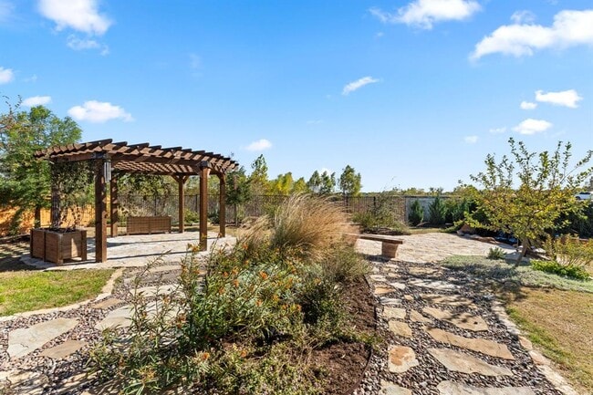 Building Photo - 7219 Auburn Blaze Ln