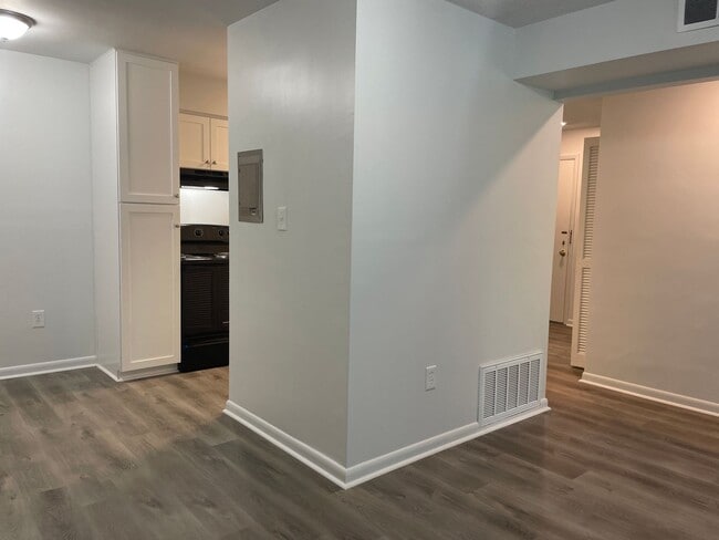 Building Photo - Carefree