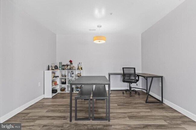 Building Photo - 8730 Grasmere Ct