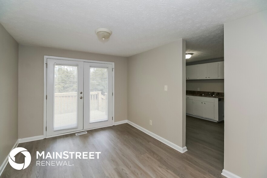 Building Photo - 7180 Buck Creek Dr