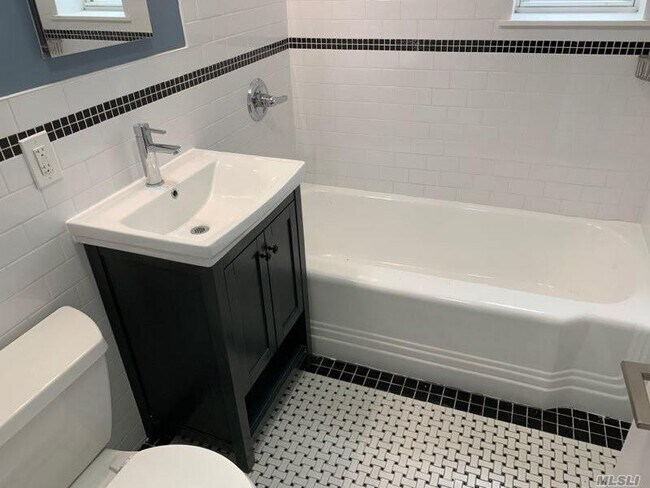 Building Photo - 84-47 Lefferts Blvd