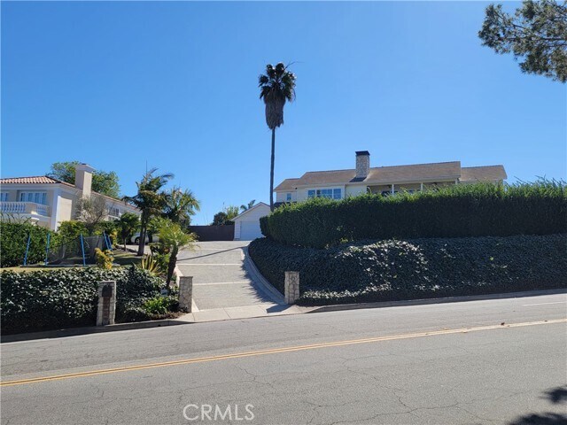 Building Photo - 1024 Granvia Altamira