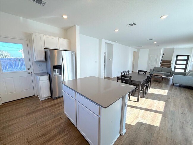 Building Photo - 224 Canley Lp