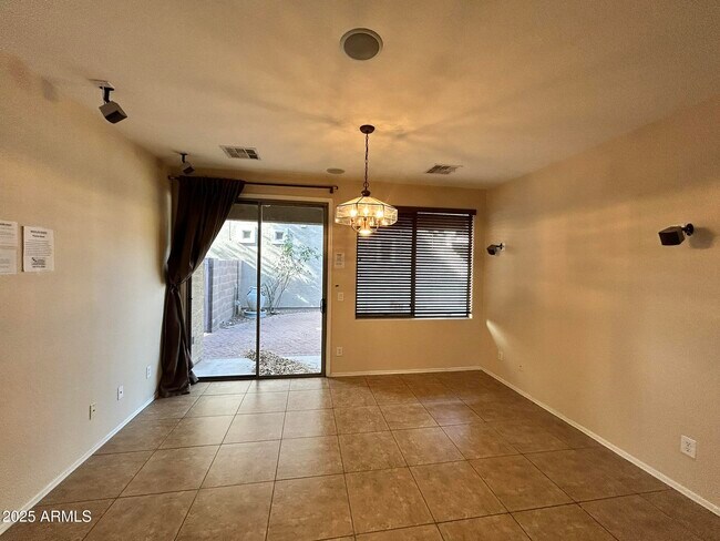 Building Photo - 2794 S Anderson Ln