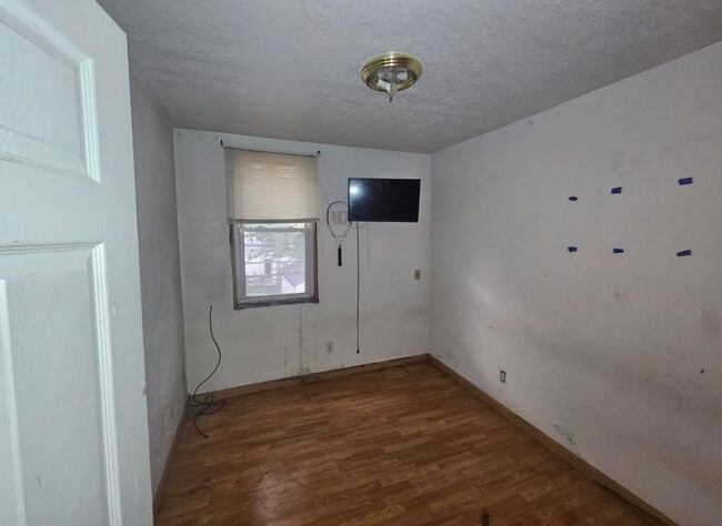 Building Photo - 321 Hiett Ave