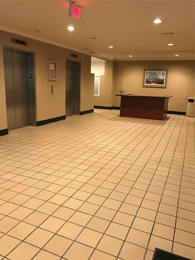 Building Photo - 7575 Kirby Dr