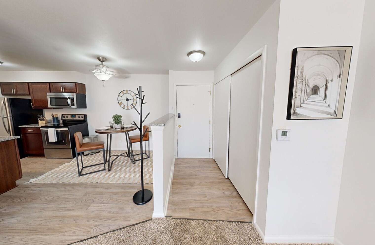 Building Photo - 517 E Division St