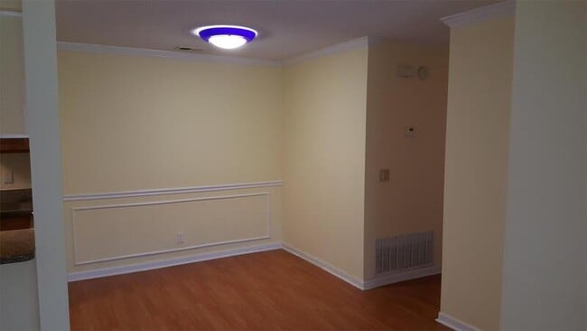 Building Photo - 606 Barrington Hills Dr