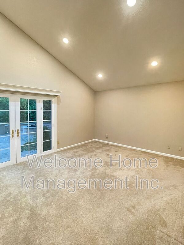 Building Photo - 4310 Canyon Crest Rd W