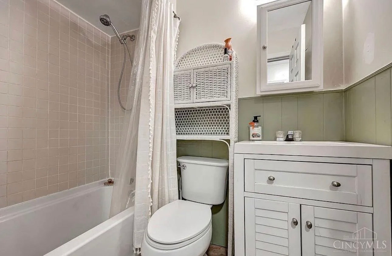 Building Photo - 477 Warr Ln