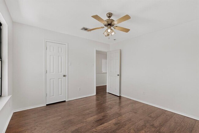 Building Photo - 11517 Chatam Berry Ln