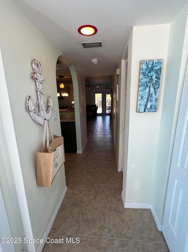 Building Photo - 299 Chandler St