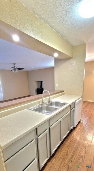 Building Photo - 1108 Covey Ln