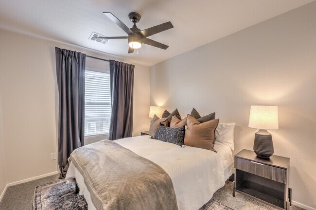 Building Photo - 4463 Honey Hls Ave