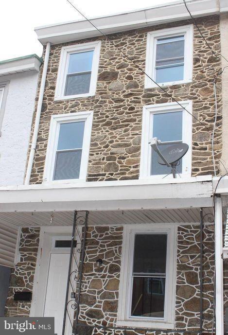 Primary Photo - 25 Osborn St