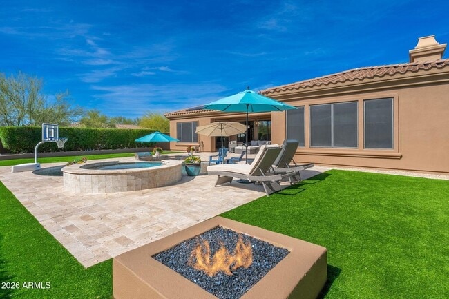 Building Photo - 9705 E Mountain Peak Dr