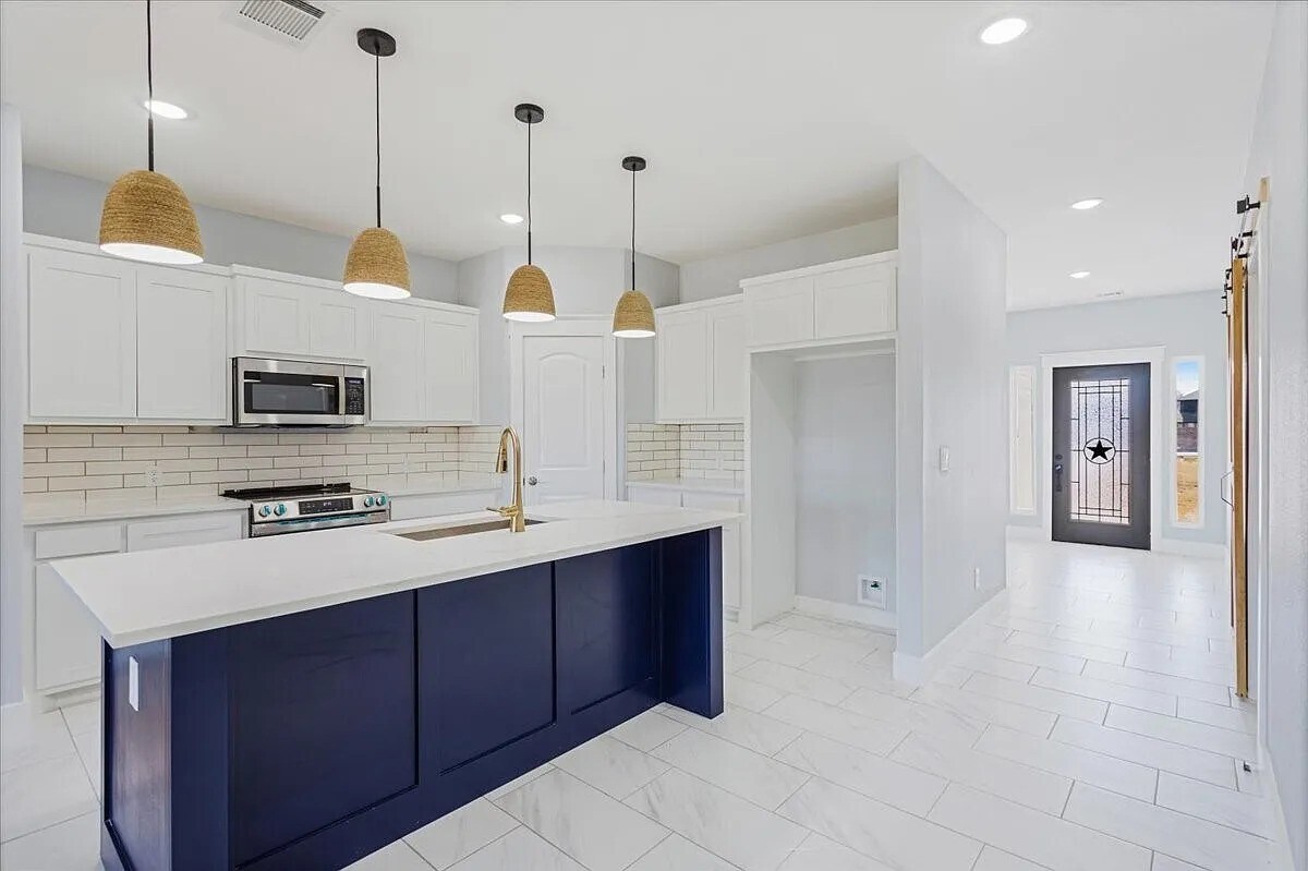 Building Photo - 2355 County Road 376