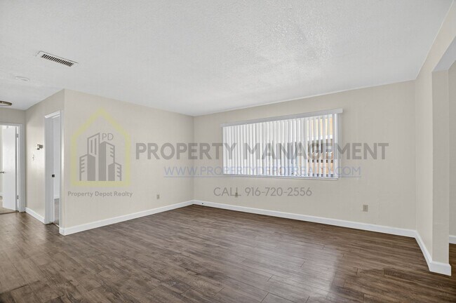 Building Photo - Arleta Ct