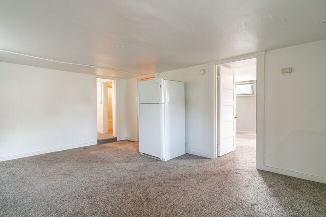 Building Photo - EN331 Malaga Ave