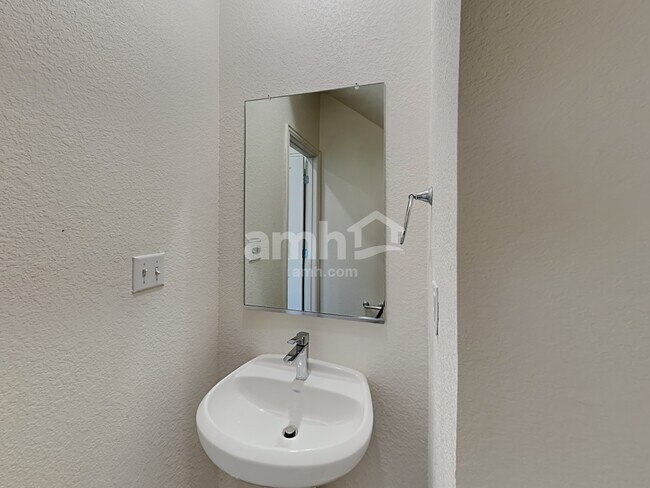 Building Photo - 340 Aspen Waters