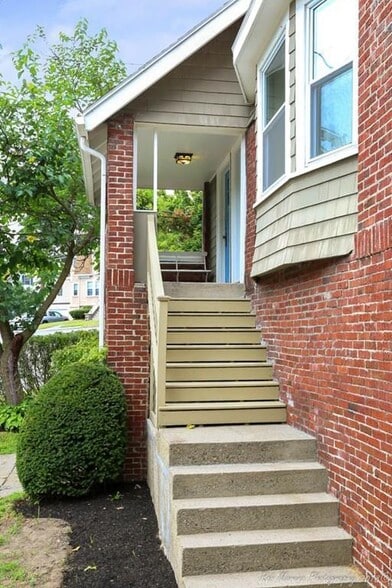 Building Photo - 2 Wolcott Park