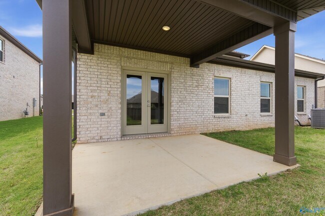 Building Photo - 117 Speck Cir