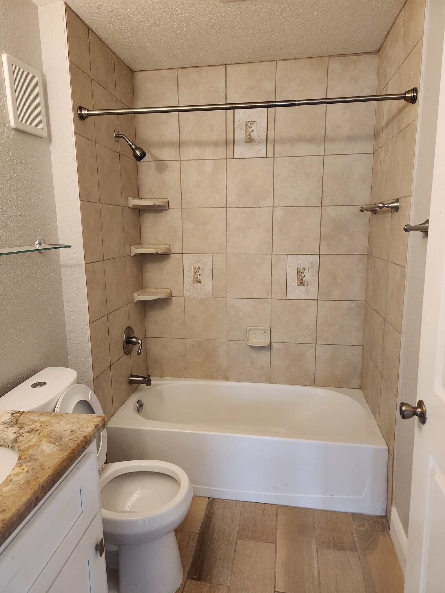 Bathroom - 13003 Plantation Park Cir