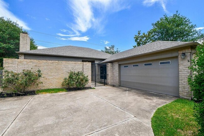 Building Photo - 13007 Waldemere Dr