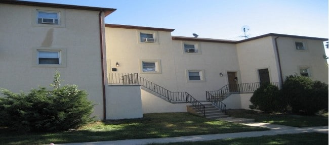 Building Photo - Hallowell Place