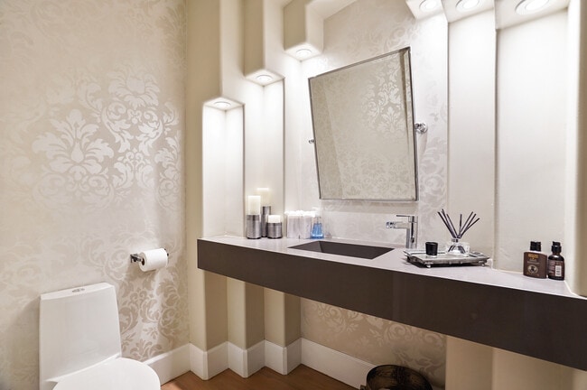 Powder room - 841 N Crescent Heights Blvd