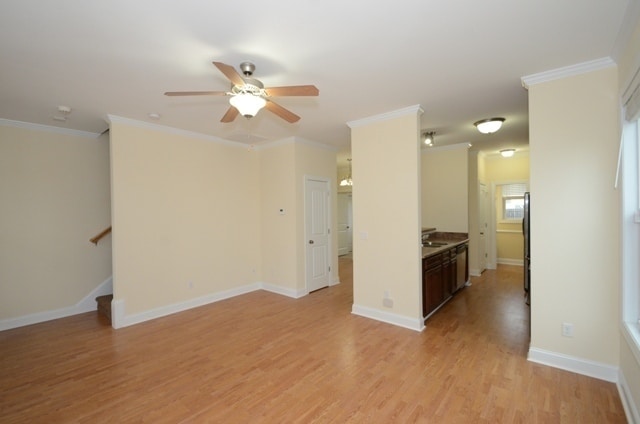 Building Photo - Beautiful 2-story home