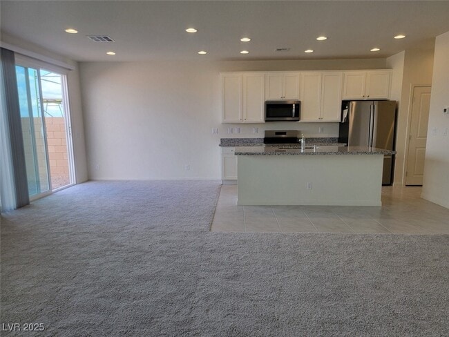 Building Photo - 8418 Sycamore Crk St